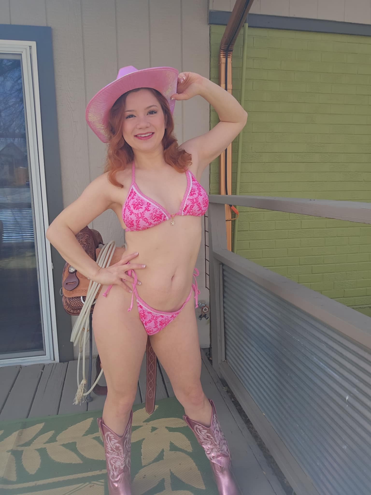 From Nervous to Confident: How the Girlfriend Experience Helps Shy Clients